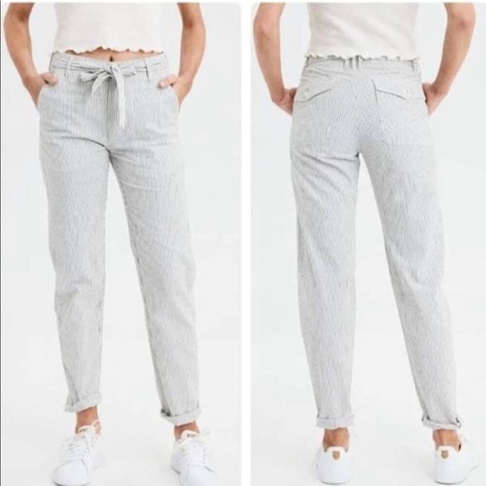 American Eagle Pinstripe Stripe White Tapered Pants High Waist 4 Regular